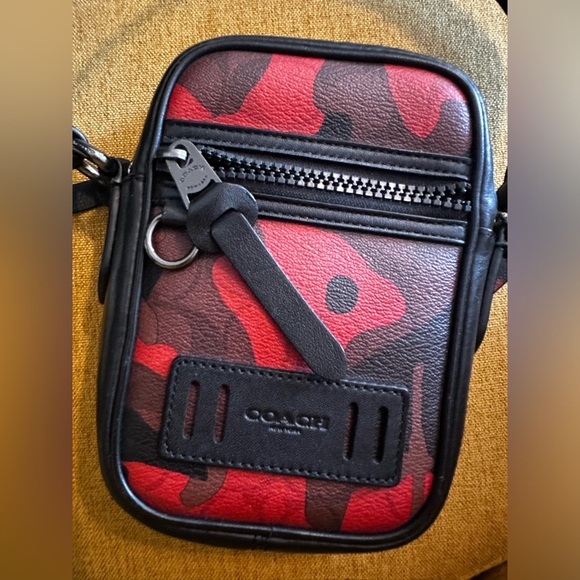 COACH Men’s Terrain Crossbody - Picture 2 of 4